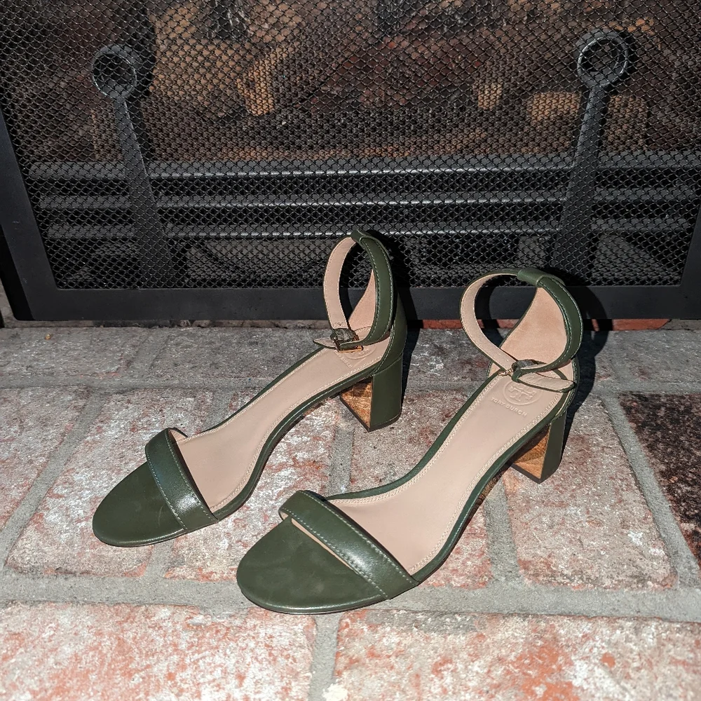 Tory Burch Cecile 55 mm Leather Sandal in Green size 10